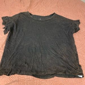 Distressed AE ruffled tee